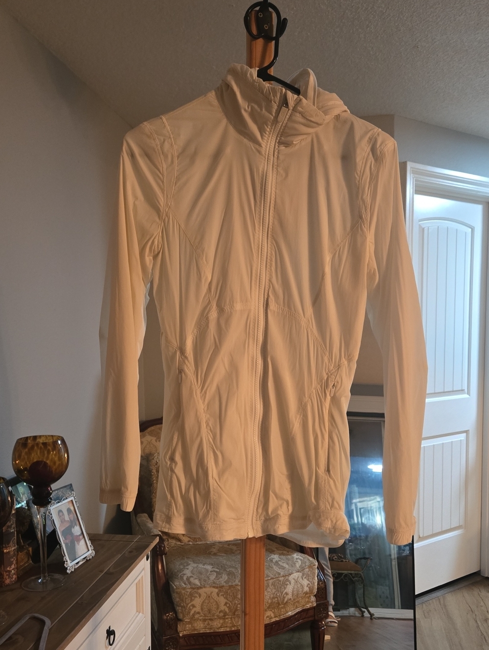 lululemon athletica Cream Full-Zip Lightweight Jacket